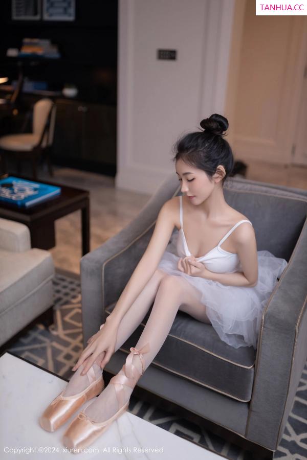   [XiuRen]高清写真图 2024.06.05 No.8657 鱼尾fish 丝袜美腿第17张图片